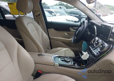 2019 Mercedes-Benz Glc 300 from USA, damaged, VIN WDC0G4JB1KV149715